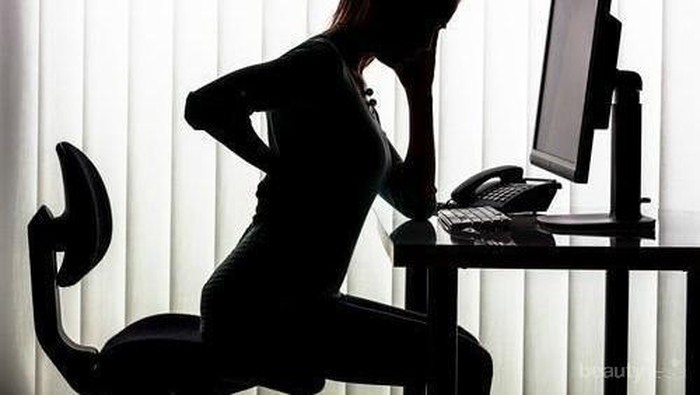 6 Dampak Berbahaya Duduk Terlalu Lama