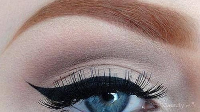 6 Jenis Eyeliner Sesuai Dengan Kegunaan Merias Mata