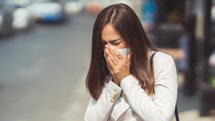 Virus Corona meresahkan masyarakat Indonesia karena diduga sudah ada yang tertular. Daripada Bunda panik berlebihan, baiknya lakukan upaya pencegahan berikut.