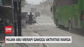 VIDEO: Hujan Abu Merapi Ganggu Aktivitas Warga