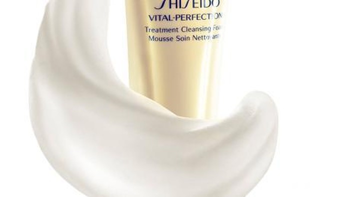 Review: Shiseido Vital-Perfection & Treatment Cleansing Foam