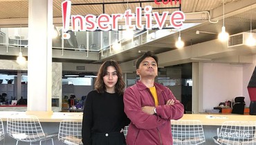 img-title Momen Menarik Adinda Thomas & Calvin Jeremy Syuting 'KKN di Desa Penari'