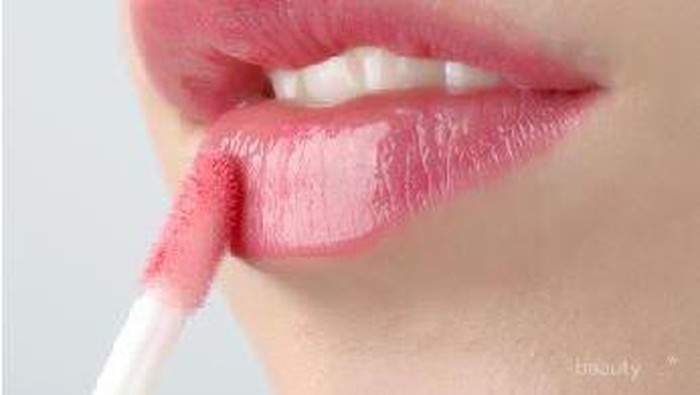 Tips Memakai Lipgloss Agar Lebih Tahan Lama