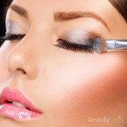 5 Kesalahan Makeup Ini Membuat Wajah Tampak Lebih Tua