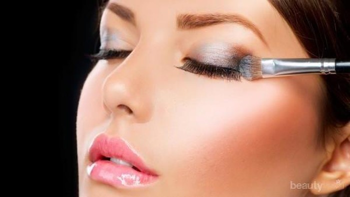5 Kesalahan Makeup Ini Membuat Wajah Tampak Lebih Tua