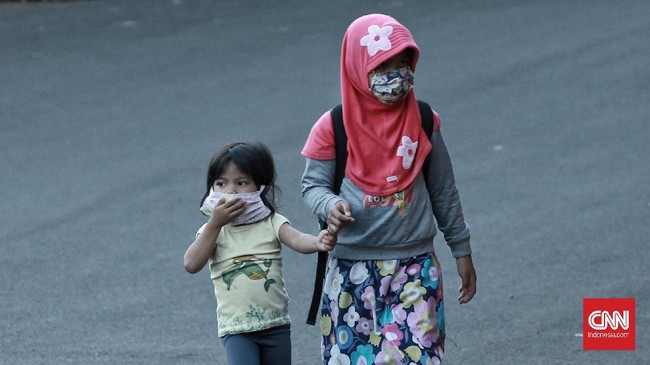Kasus positif virus corona (Covid-19) di Indonesia per Kamis (17/9) mencapai 232.628 kasus, atau bertambah 3.635 kasus positif.