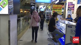 Dua Warga Kena Corona, Penjualan Ponsel di Depok Tetap Ramai