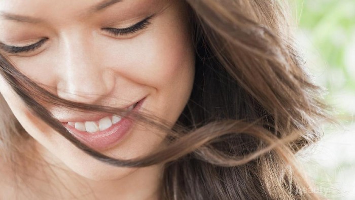 Tips Memperoleh Bibir Berwarna Merah Alami