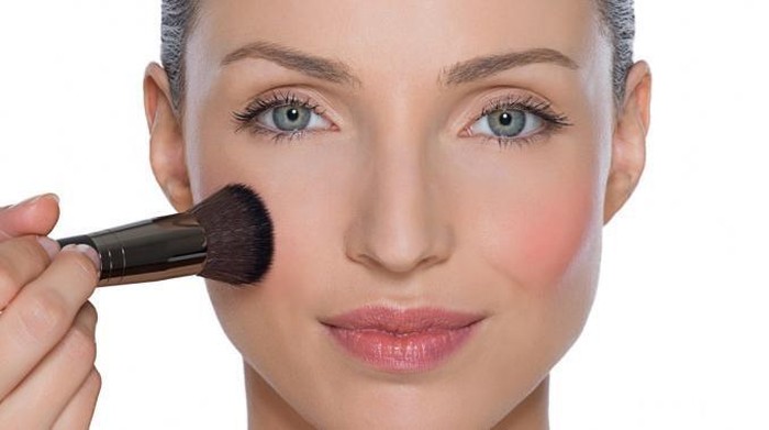 5 Pilihan Blush On untuk Wajah Merah Merona Alami