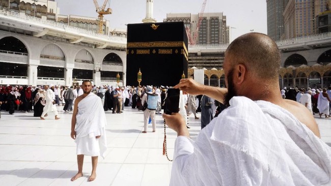Kementerian Agama memastikan 42 jemaah umrah Indonesia yang masih di Arab Saudi dalam kondisi baik, dan berharap bisa segera pulang ke tanah air.