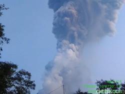 BPBD Sleman: Gunung Merapi Erupsi, Tinggi Kolom 6 Kilometer