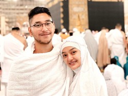Krisjiana Baharudin Beri Siti Badriah Kado Paling Spesial
