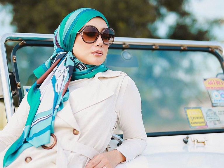 Di tengah ramainya pemberitaan tentang rumah tangga Laudya Cynthia Bella, nama mantan istri Engku Emran, Erra Fariza, ikut diungkit. Lalu seperti apa potretnya?