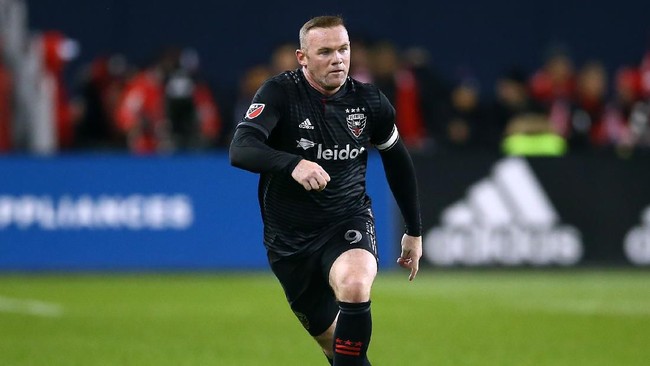 Pelatih Manchester United, Ole Gunnar Solskjaer, mengingatkan timnya potensi ancaman Wayne Rooney di Derby County.