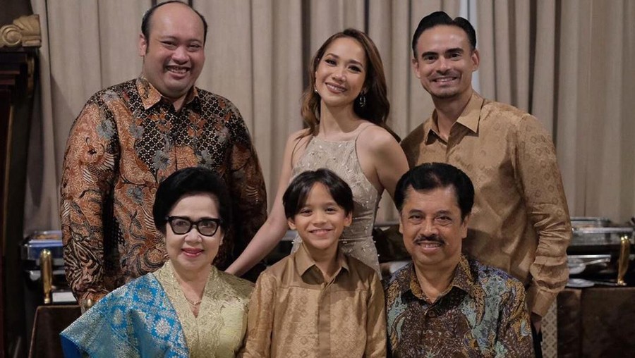 Deretan fakta ayah Bunga Citra Lestari yang jarang diekspos.