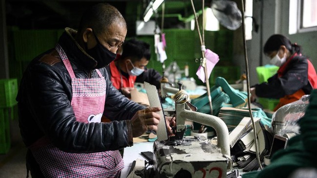Inflasi pabrik di China meroket ke level 9 persen pada Juli 2021, angka ini sama dengan Mei 2021 lalu sekaligus tertinggi dalam 13 tahun terakhir.