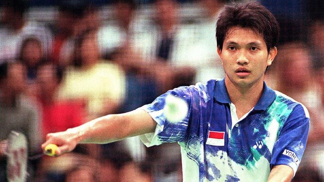 Legenda badminton Indonesia Hariyanto Arbi mengungkap rahasia di balik julukan 'Smash 100 Watt' dan perjuangan di Pelatnas Cipayung.