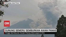 VIDEO: Gunung Semeru Semburkan Awan Panas