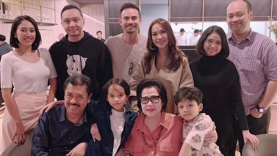 Kerap Berpindah Tempat Tinggal Deretan fakta ayah Bunga Citra Lestari yang jarang diekspos.