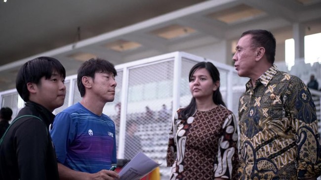 Pelatih Timnas Indonesia Shin Tae Yong dan Ketua Umum PSSI, Mochamad Iriawan.