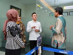 Ekonomi Dibayangi Corona, Bank BUMN Diminta Pacu KUR