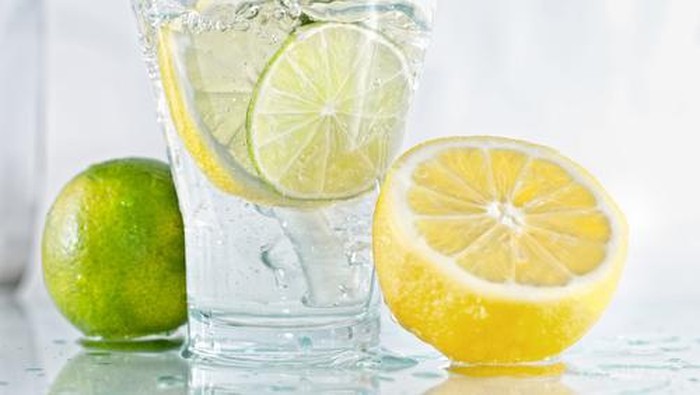 5 Manfaat Minum Lemon di Pagi Hari