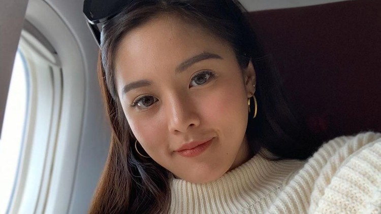 Kim Chiu, artis cantik Filipina yang mobilnya ditembaki, ternyata sosok terkenal di negaranya. Ia sudah merintis karier sejak usia remaja.