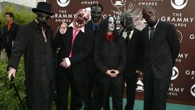 Digugat, Slipknot Dituding Ambil Untung dari Kematian Joey Jordison