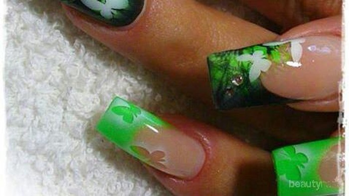 24 Kreasi Nail Art Kupu-Kupu (Part 2)