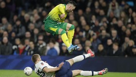 Berkelahi dengan Suporter, Eric Dier Dibela Mourinho