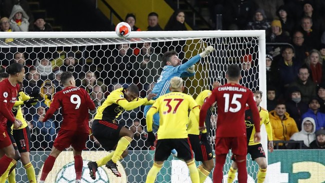 Kiper Watford Ben Foster melakukan aksi terpuji dengan mewujudkan bocah leukemia jadi maskot untuk bertemu pemain Liverpool.