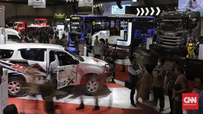 Tanpa PPnBM harga mobil baru lebih rendah, ini menyulut masyarakat mengeluarkan uang untuk membeli mobil.