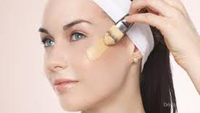 Tips Tutupi Jerawat dengan Make Up