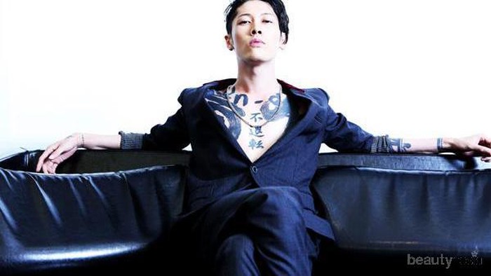 Miyavi Tampil dengan Style Baru yang Lebih Fresh