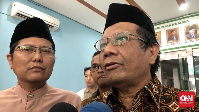 Mahfud MD: Situasi Ramadan Agak Gelap karena Corona Puncak wabah virus corona disebut bakal terjadi pada Ramadan, membuat situasi di Indonesia diprediksi 'agak gelap'.