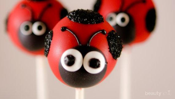 5 Cake Pops Berbentuk Serangga