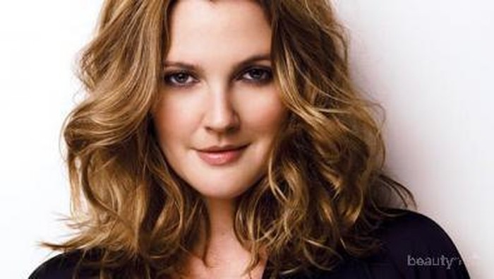 Gaya Rambut Agar Wajah Tampak Tirus