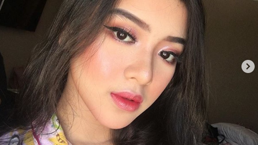 Reaksi kebahagiaan Tiara Idol saat mengetahui bisa berkolaborasi dengan Raisa Andriana.