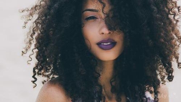 10 Produk Terbaik Untuk Rambut Keriting