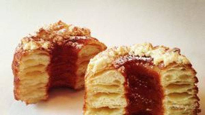 Nikmatnya Perpaduan Unik Antara Croissant dan Donat
