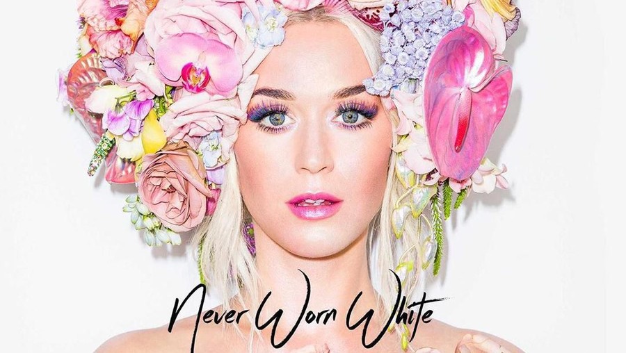 Lirik lagu Never Worn White yang dinyanyikan oleh Katy Perry untuk mengumumkan kehamilan anak pertamanya bersama Orlando Bloom.