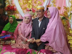 Viral Antar Suami Nikah Lagi, Ternyata Istri Pertama juga Paling Termotivasi