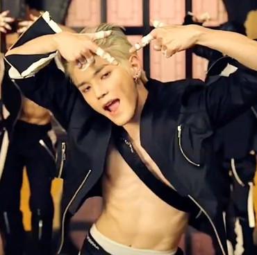 Bak Film Laga, NCT 127 Unjuk Kemampuan Kung Fu di MV 'Kick It'