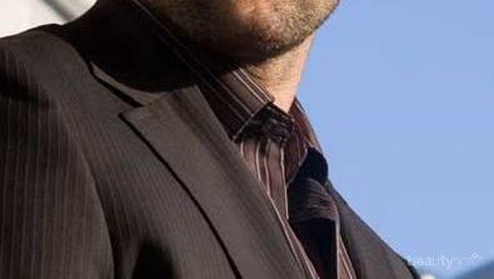 Hot Bald Guy! Seleb Pria Berikut Justru Terlihat Keren dengan Kepala Botak (Part 1)