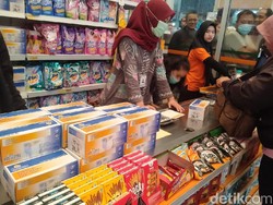 Lagi Cari Masker? Ada Nih di Pasar Pramuka Harganya Rp 2.500