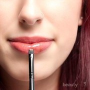 Tampil Natural Dengan 8 Warna Lipstick