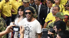 Ronaldinho Keliling Nonton Bola dan Basket Sebelum ke Rans FC