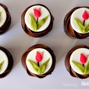 5 Kreasi Bunga dalam Bentuk Cupcakes