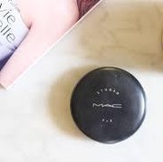 Powder Foundation yang Dapat Membuat Wajah Terlihat Mulus: MAC Studio Fix Powder Plus Foundation