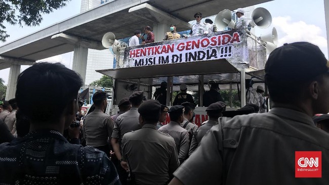 Polres Jaksel menyatakan telah menginformasikan ke pihak Kedubes India, namun belum ada kepastian apakah perwakilan akan menemui massa aksi.
